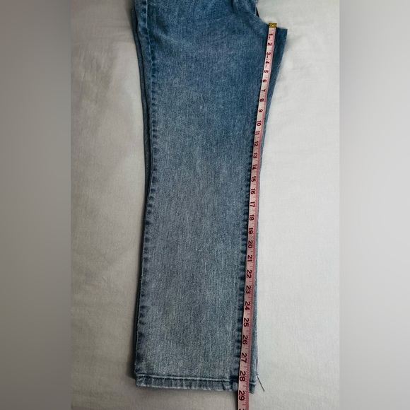 DG2 Straight Leg Washed Blue Jeans, Size XLT - Picture 8 of 10